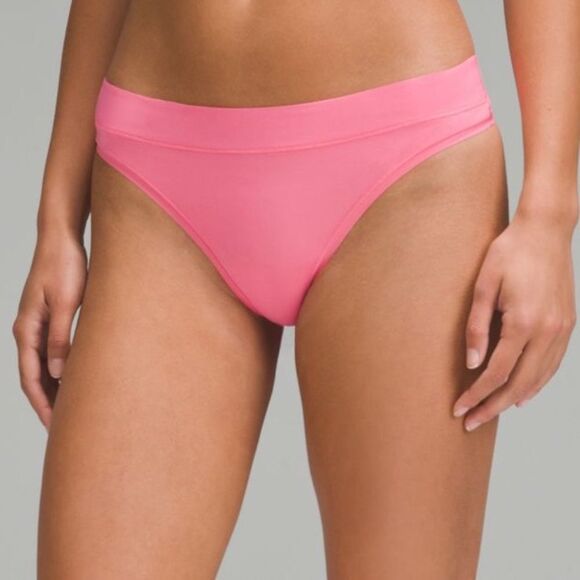 Lululemon UnderEase Mid Rise Thong Underwear 3 Pack size Medium NWT - Picture 2 of 6